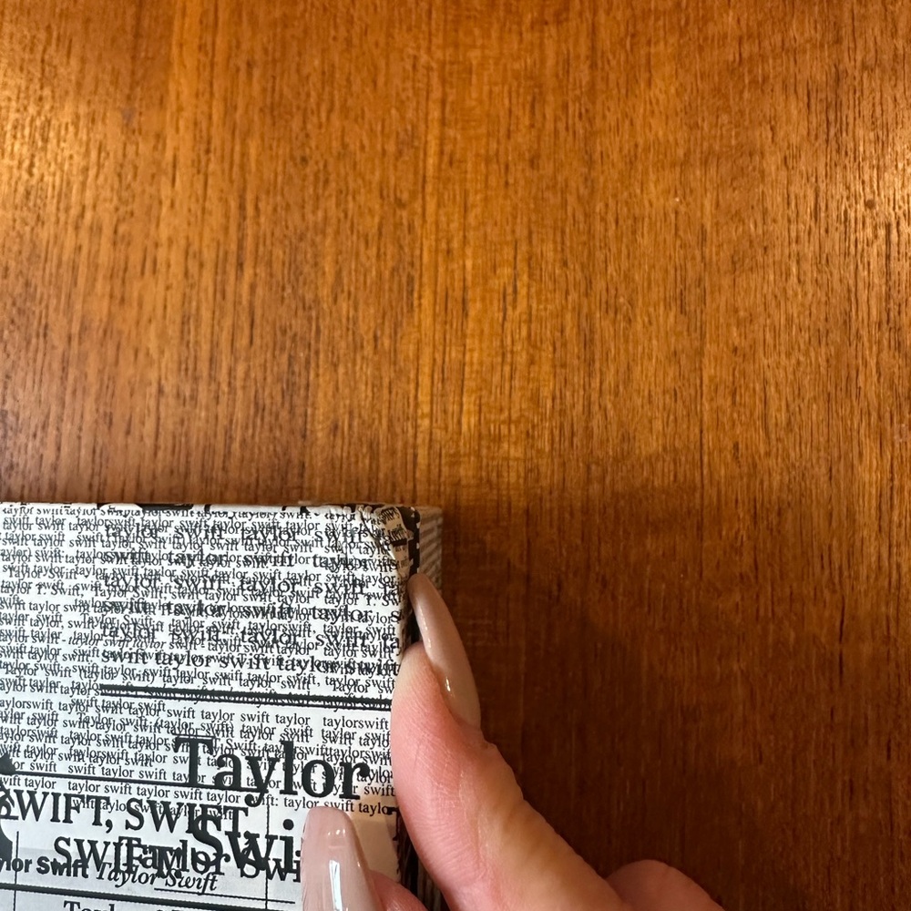 Taylor Swift Reputation Tour VIP Box - Picture 9 of 9